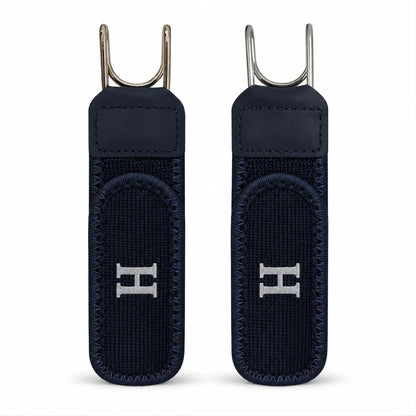 Blauwe BuckleUp gesploze riem, complete set van 2 stuks naast elkaar op witte achtergrond