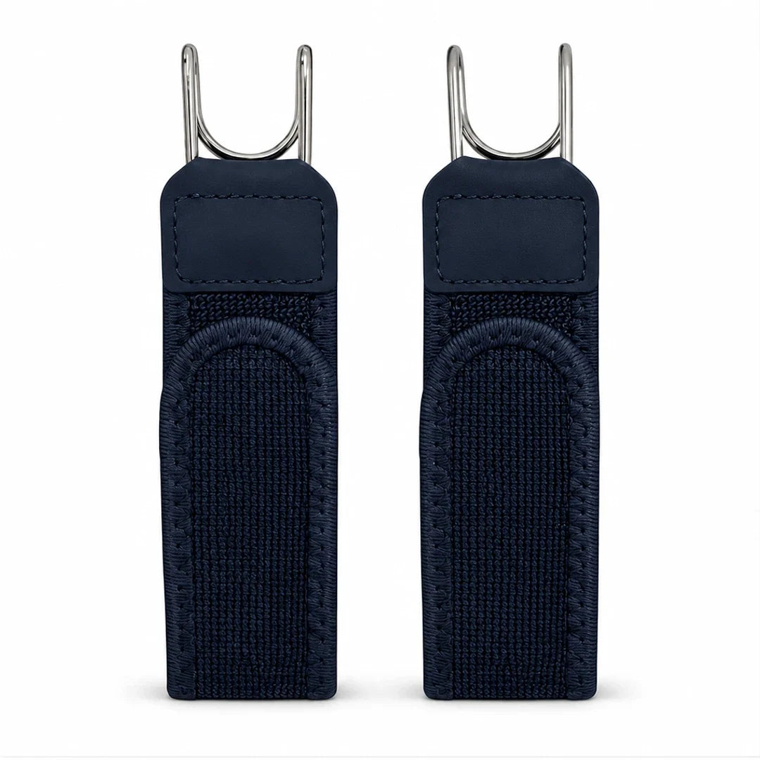 Set van twee blauwe BuckleUp Belt Straps zonder letters, naast elkaar op een witte achtergrond