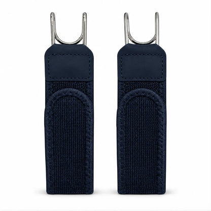 Set van twee blauwe BuckleUp Belt Straps zonder letters, naast elkaar op een witte achtergrond